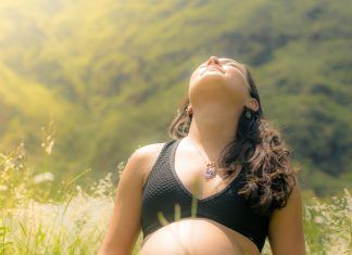 Clases de yoga durante el embarazo: una de las opciones para equilibrar a la mujer durante esta etapa Las clases de yoga durante el embarazo ayuda en el descenso del bebé