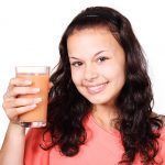 La limpieza facial es uno de los mecanismos usados para la piel absorba mejor las vitaminas.