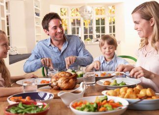 Enseñar a nuestros hijos a comer sano