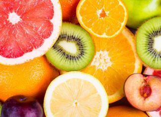 Se recomienda el consumo de frutas para mantener la hidratación