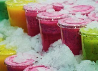 Zumo de tamarindo, papaya y piña