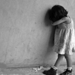 Azotes en la infancia y los problemas mentales de adultos azotes en la infancia