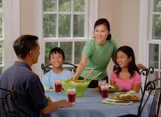 Comidas familiares favorecen las habilidades sociales de los niños comidas familiares