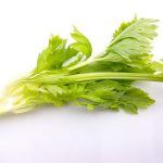 Apio, propiedades saludables de esta verdura verde Apio, propiedades saludables de esta verdura verde