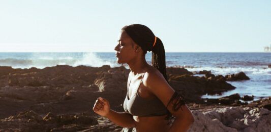 Correr como rutina de ejercicio fácil y económica