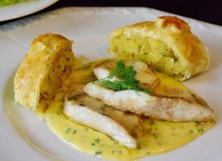 Merluza en filete preparada en salsa verde