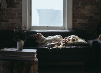 Ventajas que puede traer el dormir del lado izquierdo del cuerpo