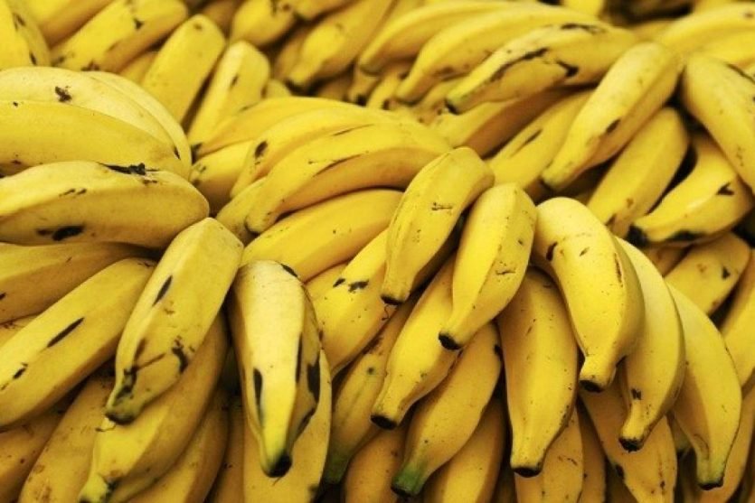 Plátanos entre los 3 alimentos que alegran tu vida 
