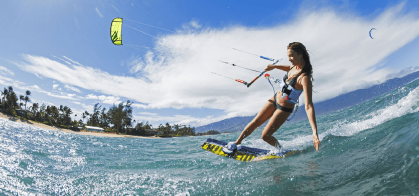 Si lo tuyo son las actividades extremas: kitesurf te va a gustar
