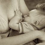 La leche materna pierde sus nutrientes con el tiempo ¿es verdad? La lactancia materna