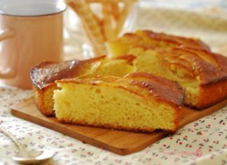 Bizcocho de yogur con manzana