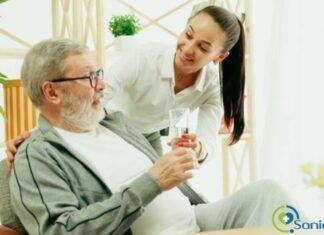 razones para contratar un cuidador de adultos mayores