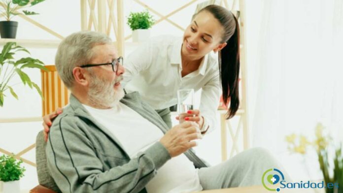 razones para contratar un cuidador de adultos mayores