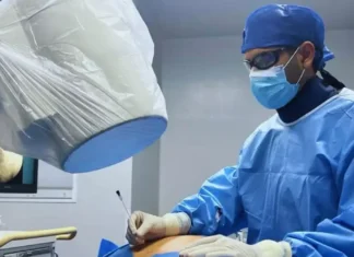 Cirugía asistida por tecnología