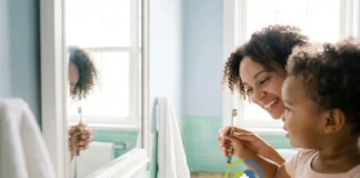 Cómo prevenir caries dentales en niños pequeños: guía para padres primerizos Prevención de caries en la infancia