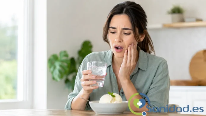 La sensibilidad al frío puede aparecer incluso con buenos hábitos de higiene dental La sensibilidad al frío puede aparecer incluso con buenos hábitos de higiene dental